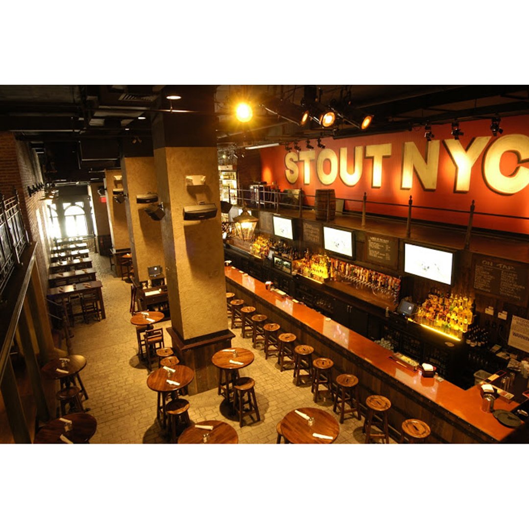 Catch next week's Giants game at one of Stout NYC's three locations. It's an all around good bar to see any sports game in Manhattan
.⠀
.⠀
.⠀
.⠀
.⠀
.⠀
.⠀
.⠀
#pubfiction #thursday #thursday #tot #stoutnyc #cheers #nyc #newyork #americasgame #newyorkcity #football