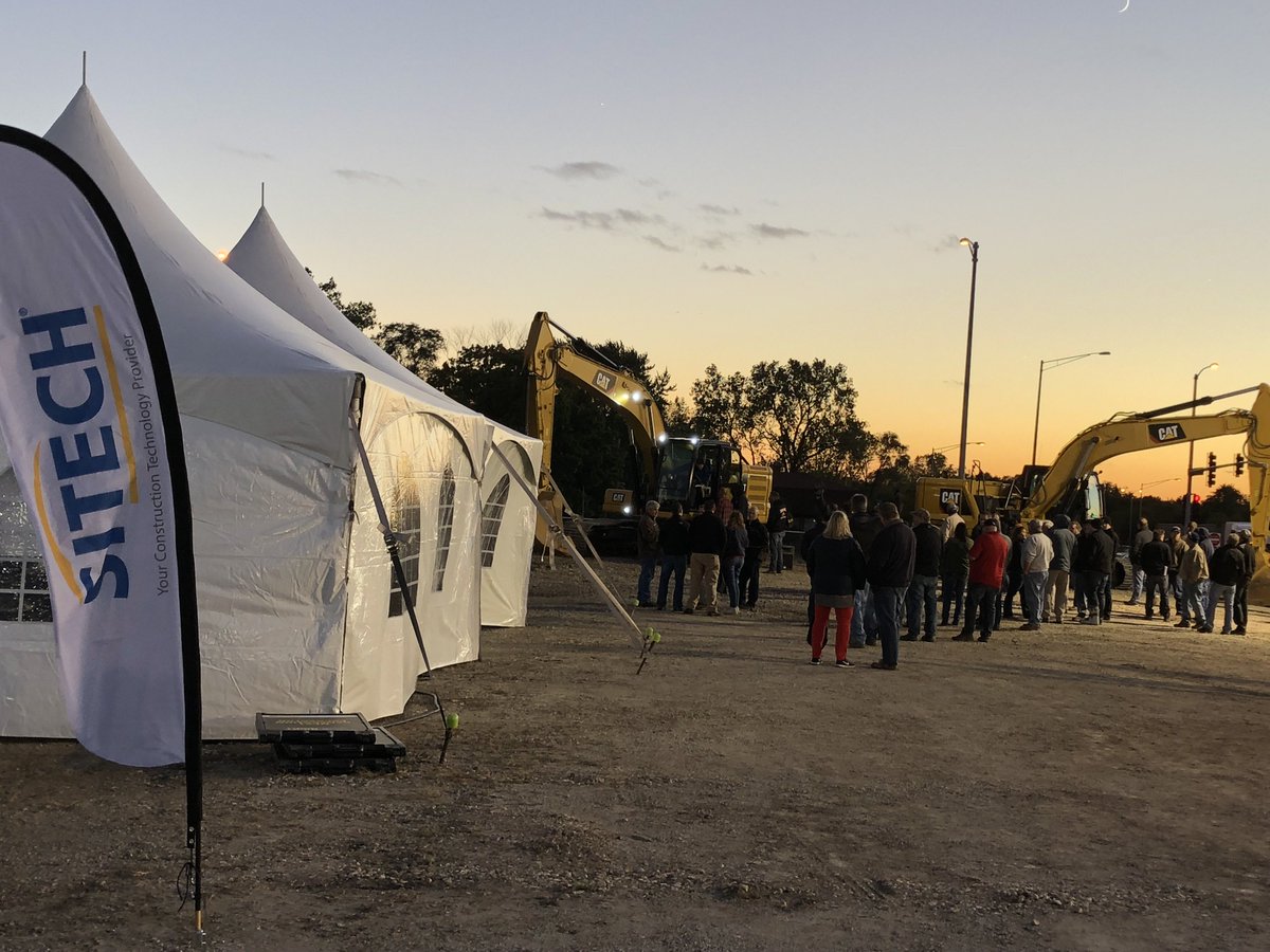 TMConsultingInc's tweet image. Iron Night @AltorferCat Elmhurst #TrimbleCEC # Earthworks #UTS # SPS930 #Sitech