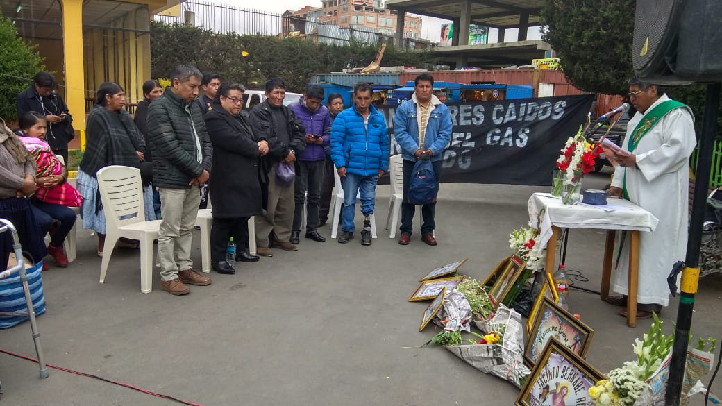 AltoNoticia's tweet image. #ElAlto Víctimas de la “Masacre de Octubre Negro" conmemoran  15 años de los luctuosos hechos de 2003 con una misa.