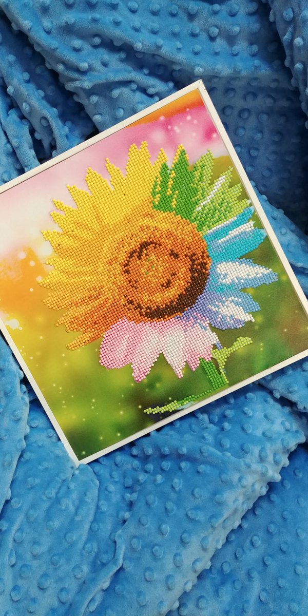 Showcase109's tweet photo. #relax#snuggle in your #weightedblanket &amp; #diamondpaint @Showcase109 @StationMall https://t.co/gbjqpFkvEf