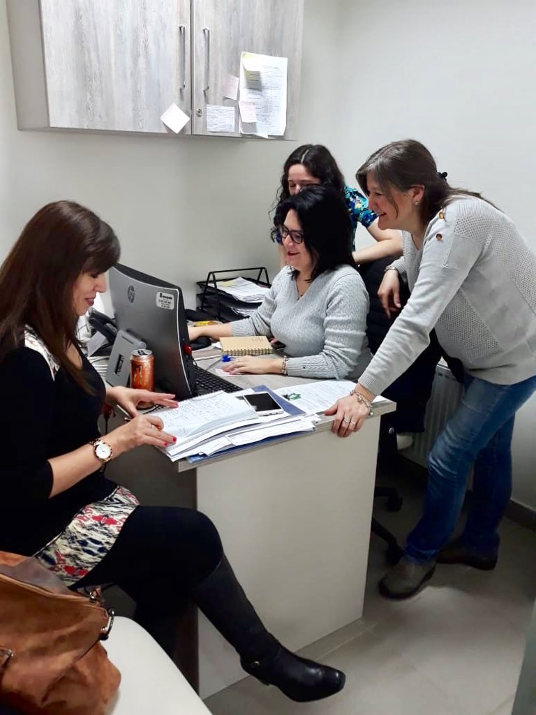 SaludMagallanes's tweet photo. Subdirectora Gestión Asistencial y profesionales @SaludMagallanes junto a profesionales 🏥 Dr Marco Chamorro #Porvenir Trabajan en #MetasSanitariasLey18834 #GES #ProgramaCardiovascular #SOME #ChileLoCuidamosTodos @ESantelicesC @Dr_LCastillo https://t.co/mW9VxfdVY8
