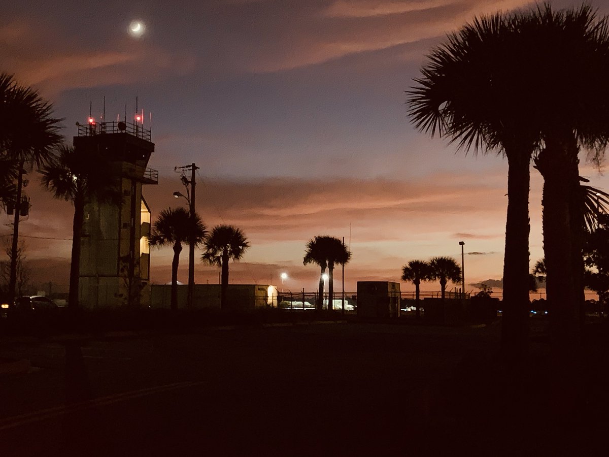 TicoAirportAuth's tweet photo. TIX October 11, 2018 #TicoAirportAuthority #FloridaSunset #Florida https://t.co/oQvyninDuc