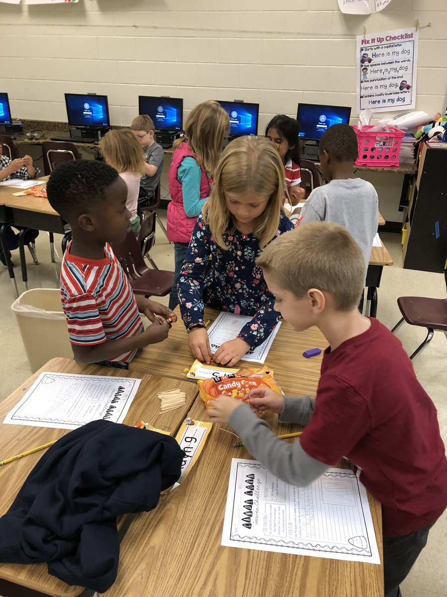 ttaylor_CCSD's tweet photo. Through the eyes of a curious child @ClarkCreekSTEM #candycornchallenge @BrachsCandyUSA #funinfirst #GETCONNECTED https://t.co/iGaUIGhoXC