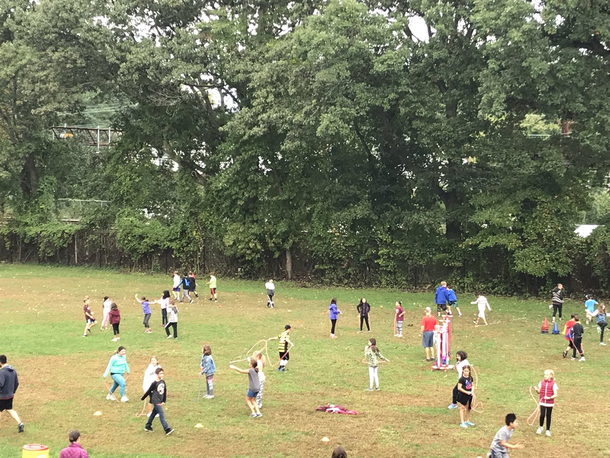 PARPrincipal's tweet photo. #parsonshcsd Wellness Day is off to a great start! @AP_PARSONSElem @TommyTlehmanpe @PAR_PTA https://t.co/LoepLnom6L