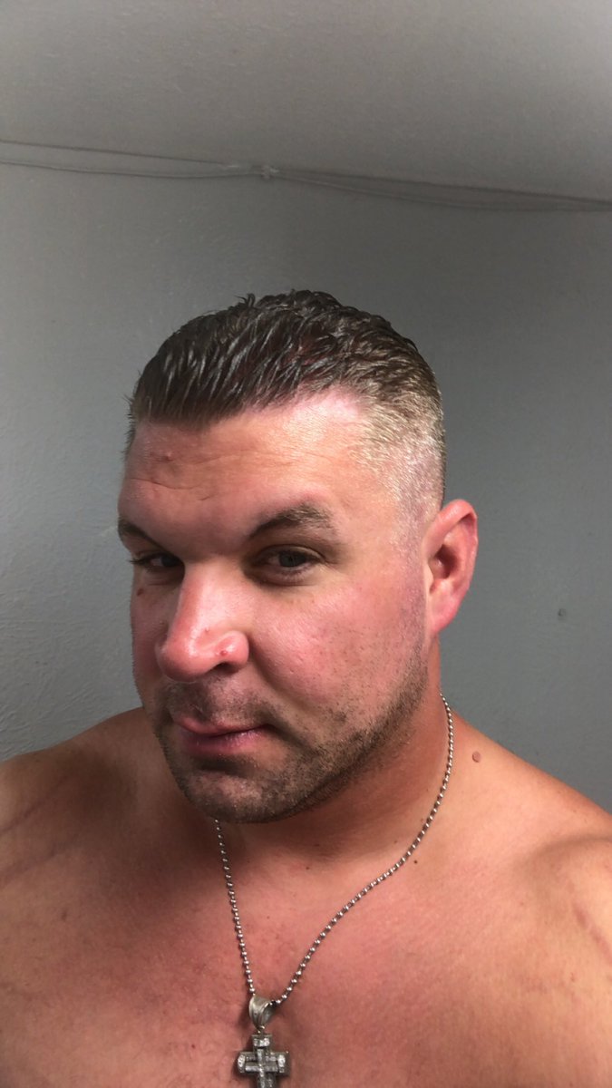 Landon_ChaseTx's tweet image. Long hair don’t care.....
Ok ok it’s not long but for me it is.....