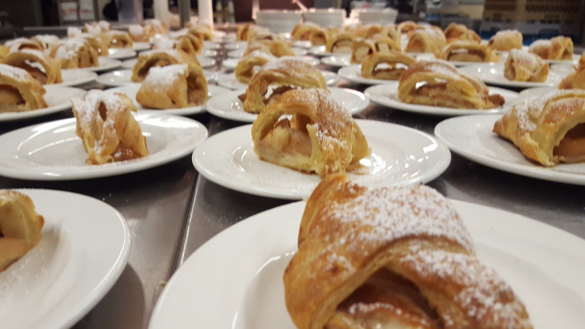 chefdazza's tweet image. Strudels and strudels and strudels. #thelakerway #BMLSSlearns