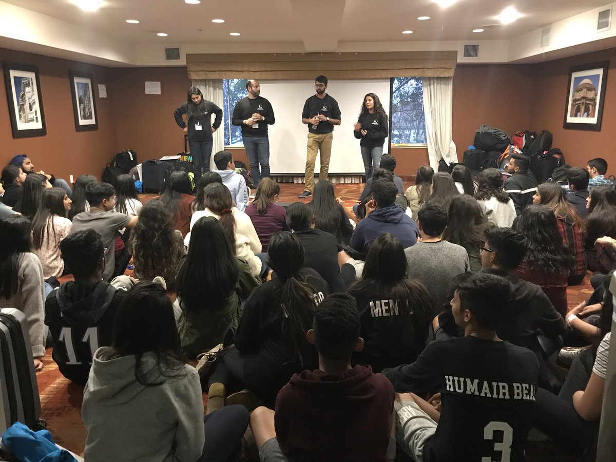 CollegeExpWest's tweet photo. Time to get this show on the road! 💪🏽📔✏️#CENorCal2018 https://t.co/zuZ4pa7LzB