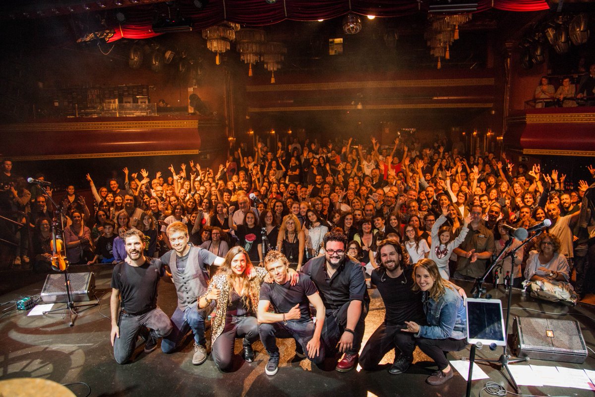 Ahir @maiagrup va ballar el seu Últim Swing a <a href="/LuzdeGasClub/">Luz de Gas</a>. Una nit intensa plena d'emocions, retrobaments i abraçades. Gràcies @maiagrup per haver confiat en nosaltres. Ara i Sempre: Grande Màia!
