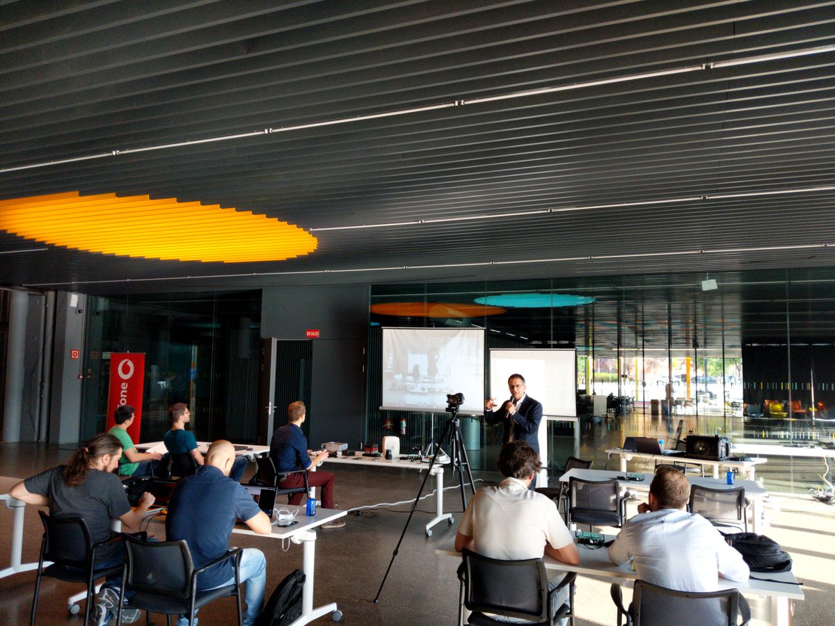 LimeMicro's tweet photo. New blog post: CrowdCell Hackathon Launch Thanks.
https://t.co/EPdgfoZq12
#CrowdCell #SDR #5G #FOSS #cellular https://t.co/zDOBagce41
