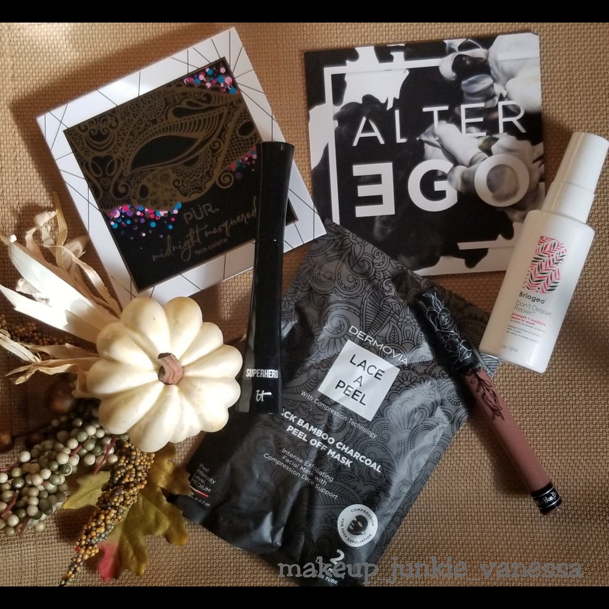 VanessaHollon's tweet photo. #BoxyEgo #katvondego #subscriptionbox #dermoviaego #briogeoego #itcosmeticsego #purego https://t.co/ixdXiYMgQp