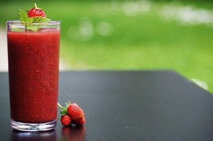 OctogoneGym's tweet photo. Besoin d’#énergie pour votre activité #sportive ? 

Voici un smoothie #Orange-Banane-Fraise qui vous aidera à faire le plein de vitalité !
Mélangez un zeste d’orange, 1 banane, 1 verre de lait de soja et 125g de fraises. https://t.co/fy5JlHQgiO