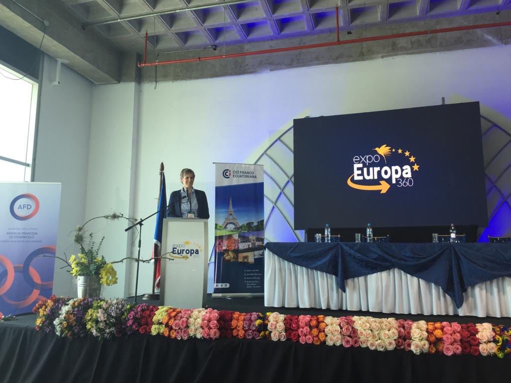 CBoutrolle's tweet photo. Presentar la nueva guía de la AFD #GuideSmartCity al seminario de la ciudad inteligente organizado por la CCI franco ecuatoriana. #CiudadesInteligentes https://t.co/W7p91xJ09p