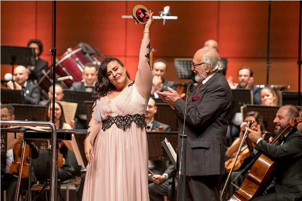 ClassiqueCcool's tweet photo. Ezgi Karakaya remporte la 9ème édition du Leyla Gencer Voice Competition d’Istanbul. https://t.co/dVMtn1Hgyz https://t.co/0ceheCvKWM
