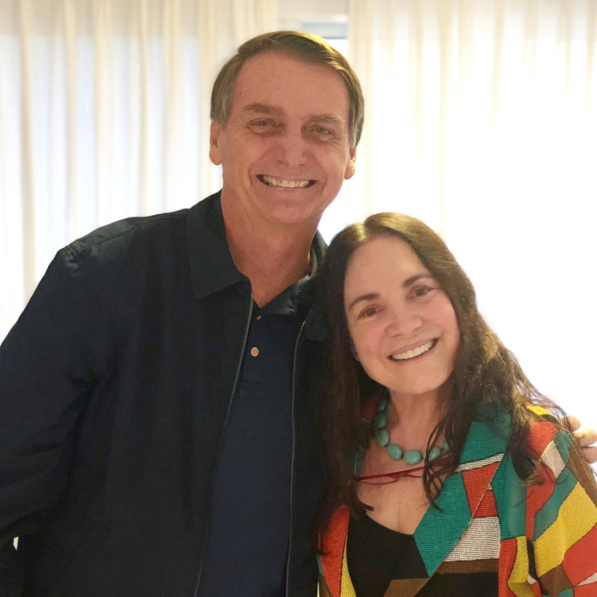 Resultado de imagem para Regina Duarte reafirma apoio a Bolsonaro e Ã© criticada por colega