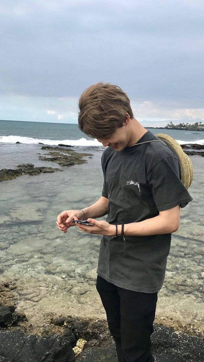 gottaluvkook's tweet photo. you are loved, okay? you. are. loved. I LOVE YOU!!! @BTS_twt 

#HappyJiminDay 
#JiminOurAngelOurWorld
#JiminOurSerendipityDay
#JiminBornToShine https://t.co/KISnkBqCWp