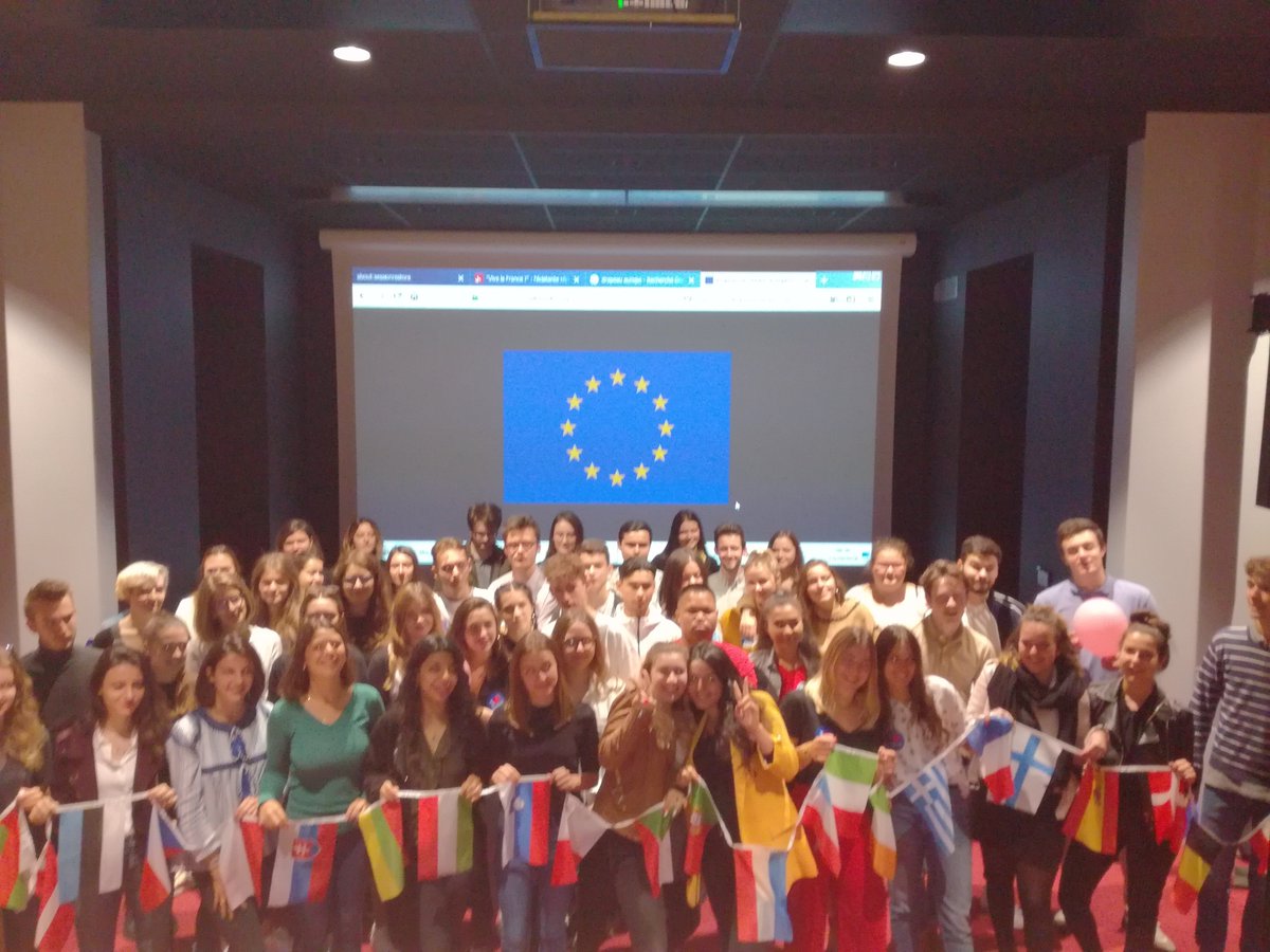 lyceejarennes's tweet photo. BTS CI #ErasmusDays Photos Souvenirs ! #lyceejarennes #education #rennes #bretagne https://t.co/vVqe8tUzxE