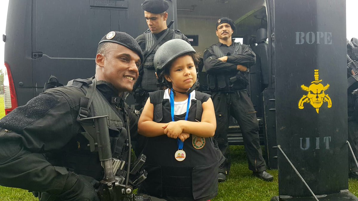 PMERJ's tweet photo. 🥇🏆 Você não veio?! Tudo bem, te esperamos em nossos próximos eventos... Não faltará oportunidade para todos vocês participarem. #FelizDiaDasCriancas!!
#PMERJ #CEFD https://t.co/mEEMktPf1e
