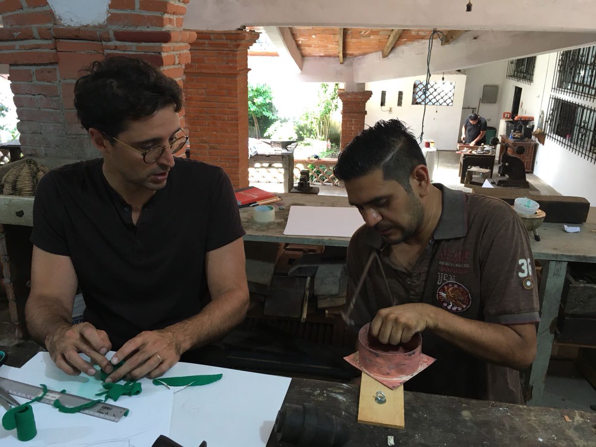 BCD_barcelona's tweet photo. #InspiredInBarcelona participa en el proyecto #VisionYtradicion de la @designweekmex de la mano de @andreucarulla y artesanos locales, explorando el significado de la artesanía tradicional y el diseño contemporáneo. ¡Descubre el resultado en el @mna_inah hasta el 21/10! #DWM18 https://t.co/zPaNT0R3He