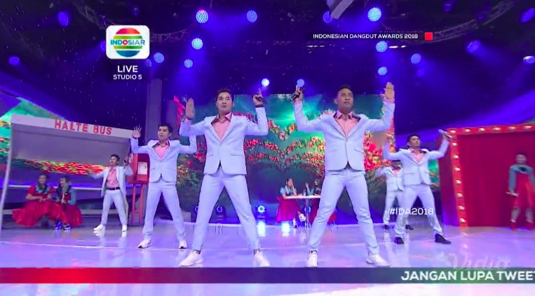 Siapa sih kamu???? Hayo ngaku fans D'Gantengz dan D'Imoetz?

Tweet dong #IDA2018(namapenyanyi) sekarang juga!