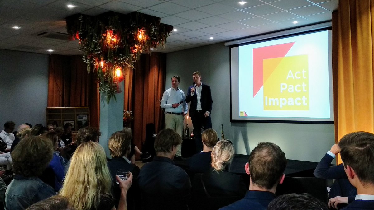 Tom (directeur van @SIFUtrecht) en Krispijn (onze eigen Director of Impact) openen de lancering van het nieuwe concept van de Social Impact Factory: Act-Pact-Impact! #jointhepact #actpactimpact