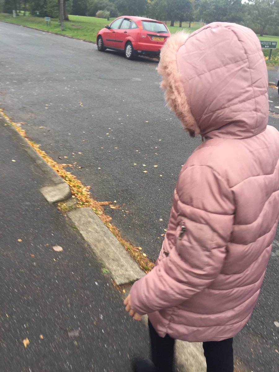 LeosWMP's tweet image. PCSO Hayley conducting school patrols in Lyndon thankfully there were no parking issues spoke with pupils about bike and road safety and general school issues #friendshipfallout #schoolpatrols #keepclear