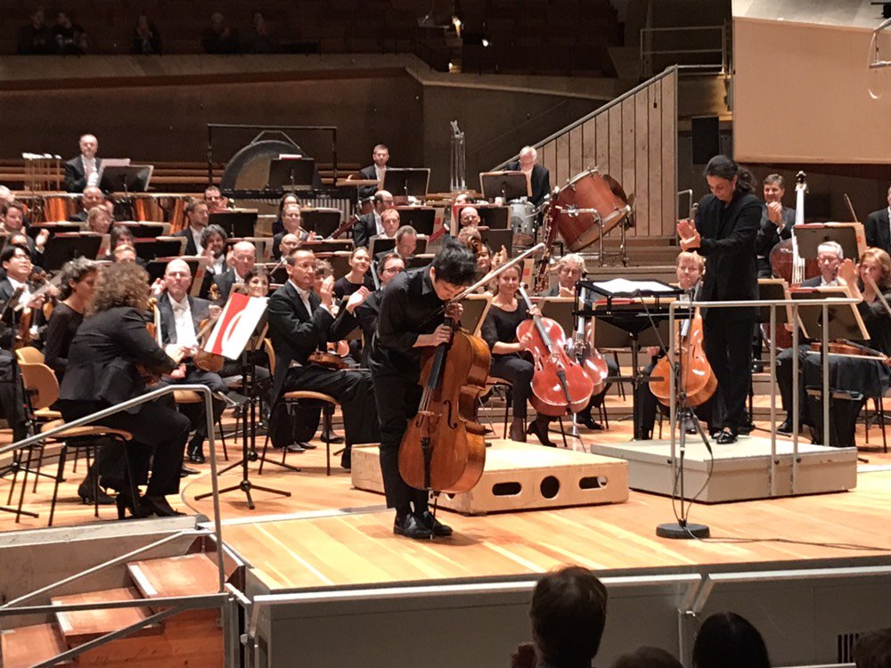 Check out the live broadcast from Jay Campbell's debut at the Berlin Philharmonie with @DSOBerlin tonight at 8pm: deutschlandfunkkultur.de/debuet-im-deut… @autocellic
