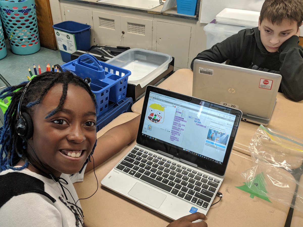 debboyd18's tweet image. Using Scratch with Fifth grade friends. #codingiscool @VillaCrestaElem