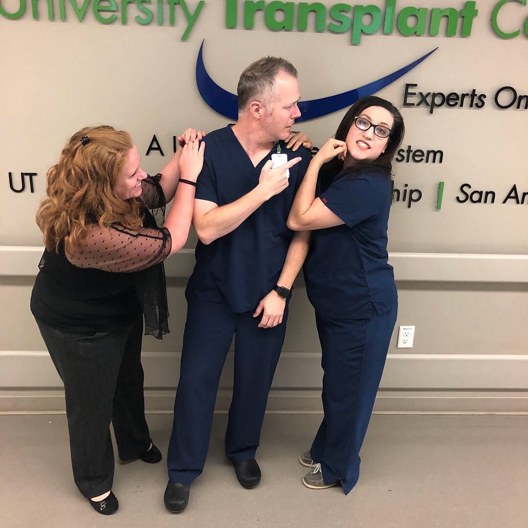 UnivTransplant's tweet image. We owe so much to our hardworking Transplant Nurse Case Managers! Annie Guajardo, Fidel Perez, and Darlene Hafner are dedicated to helping patients through all their discharge needs. It’s a complex job but one they do amazingly well #casemanager #nurselife #CMweek2018 #transplant
