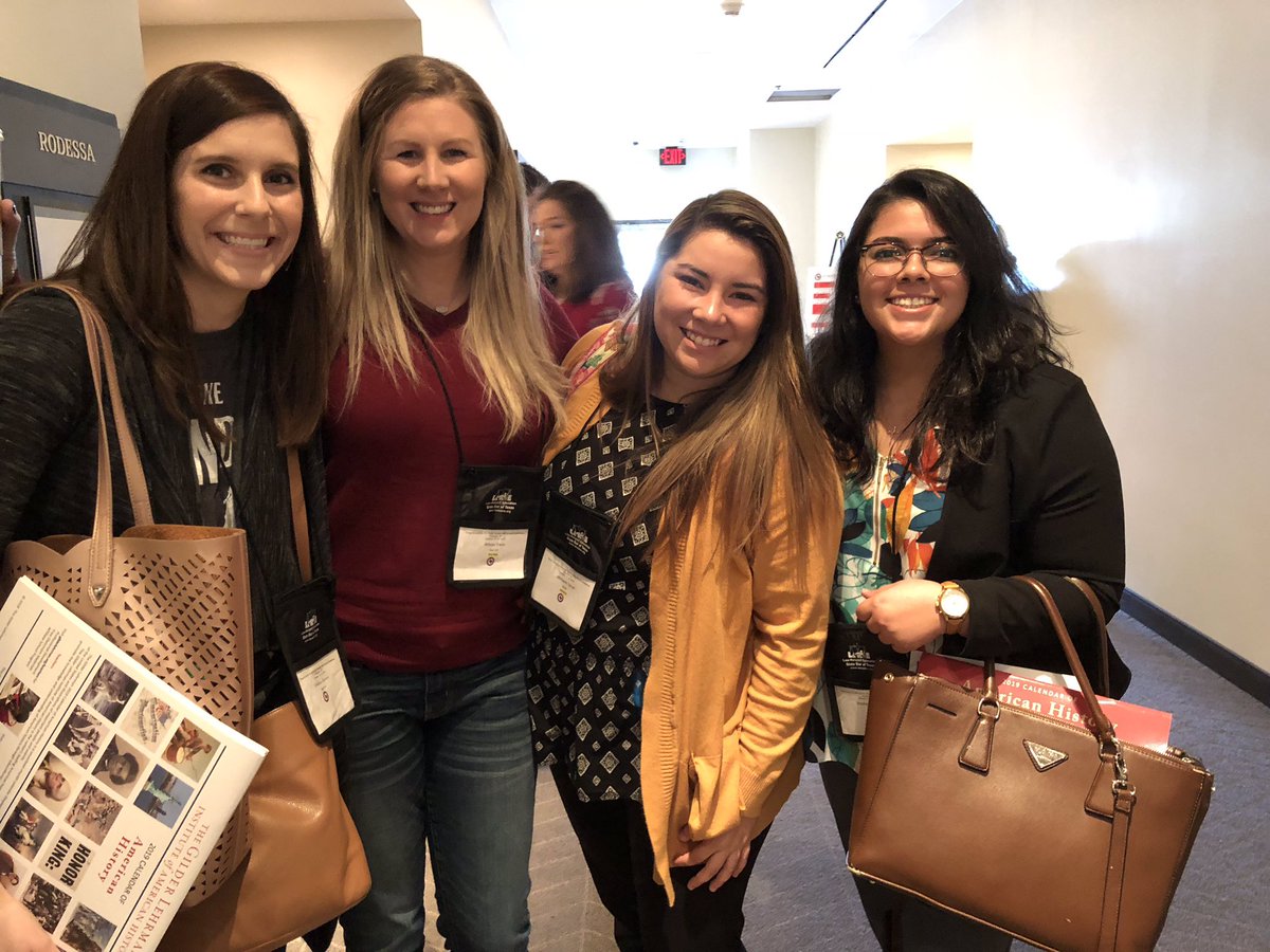lindseymstevens's tweet image. Hanging out with my crew at #TXCSS18 @TxSocialStudies @MCJHGators 🐊 Excited to learn new ideas for Ss and engagement!!