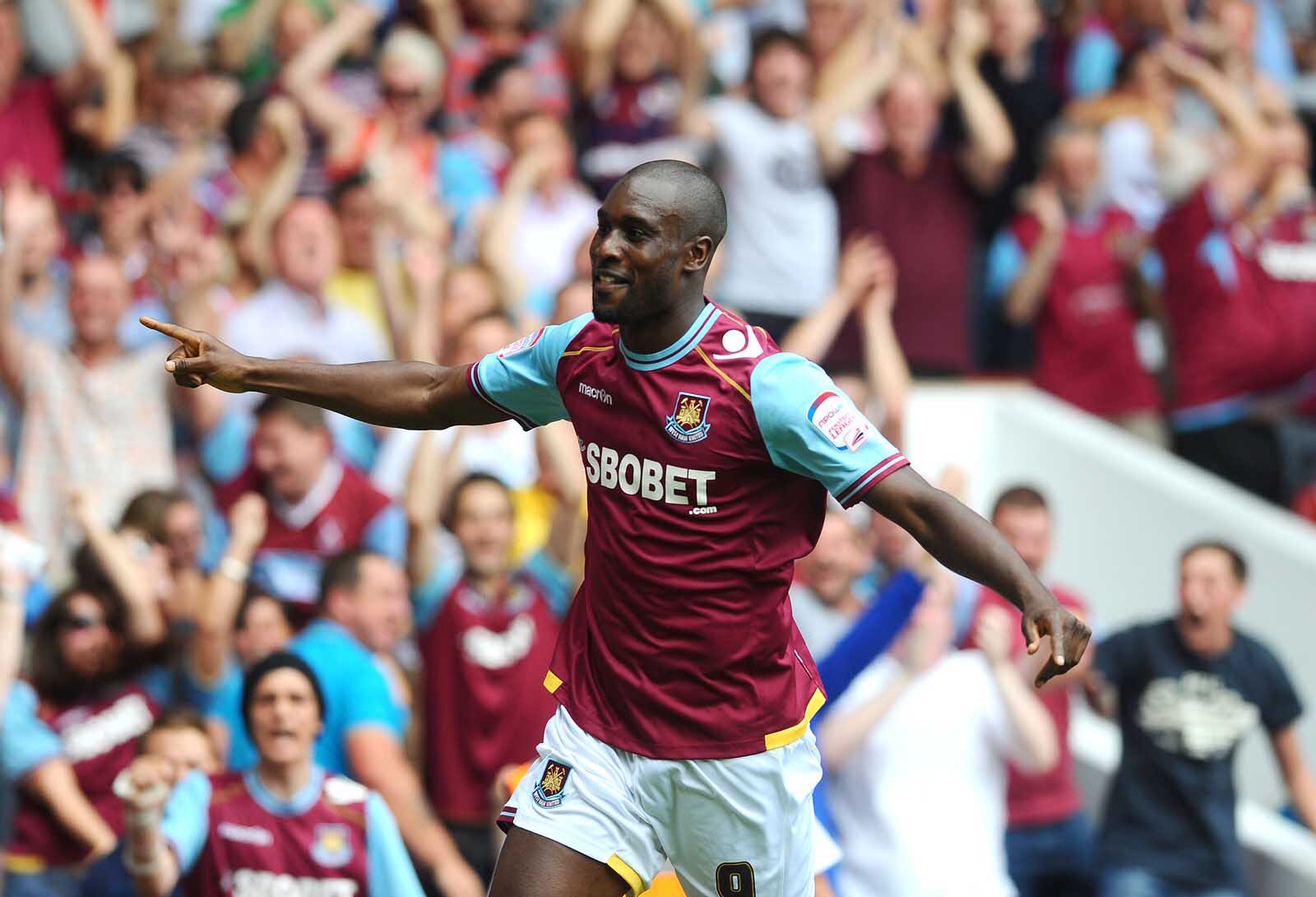 Happy Birthday to West Ham legend Carlton Cole. A man every West Ham fan loves. Have a good day 