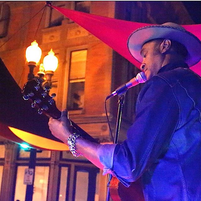 dlee_music's tweet photo. Get em Rosie...Festac 2018🎶🎸🎸 #ilovemusic #kindness #joy #love #happiness #feel #vibe #groove #beopen #bewild #befree #sing #dance #scream #shout #letitallout #spreadlove #soulmusic #blues #folkmusic #fenderresonator #musician #singersongwriter #gypsyman #paris🗼 @festac2018 https://t.co/DlVkj67y4s