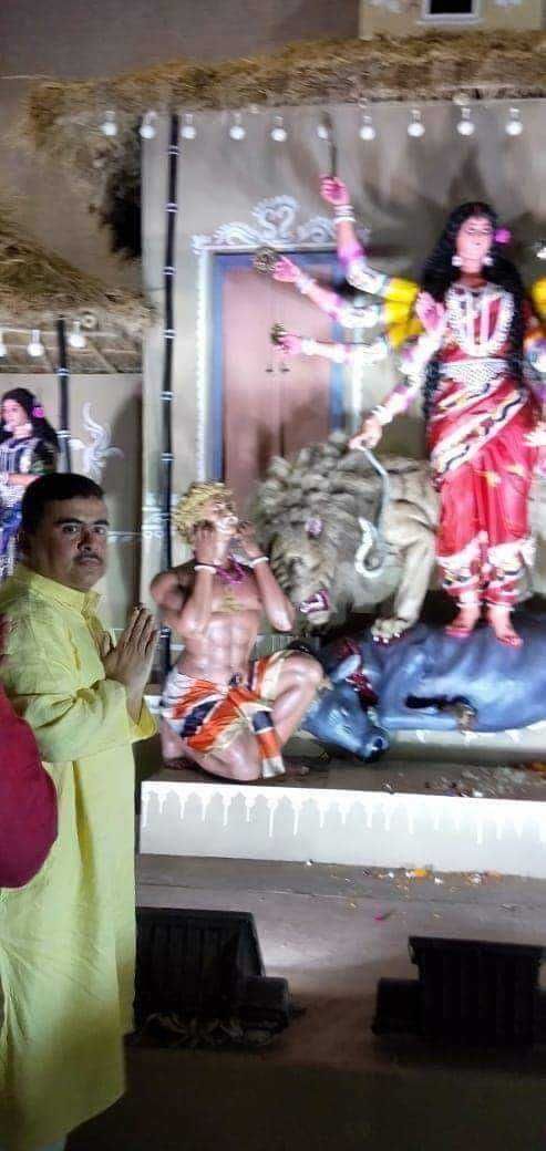 PurbaCongress's tweet photo. আজকে মুর্শিদাবাদ জেলার বহরমপুর এর ভট্টাচার্য পাড়া দূর্গা পুজো কমিটির ৭৯ তম দুর্গোৎসবের শুভ সূচনা করলেন জেলার পর্যবেক্ষক তথা আমাদের রাজ্যের মাননীয় পরিবহন ও পরিবেশ মন্ত্রীশ্রী শুভেন্দু অধিকারী মহাশয়12/10/2018 https://t.co/wi0xjBUk8U