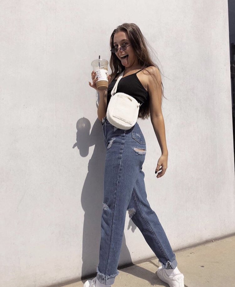 bagelchambie's tweet photo. #EmmaForStreamys a real queen:,) love you the most kitty gorl ππ€πβ€οΈ https://t.co/MPLAZ8T7XV