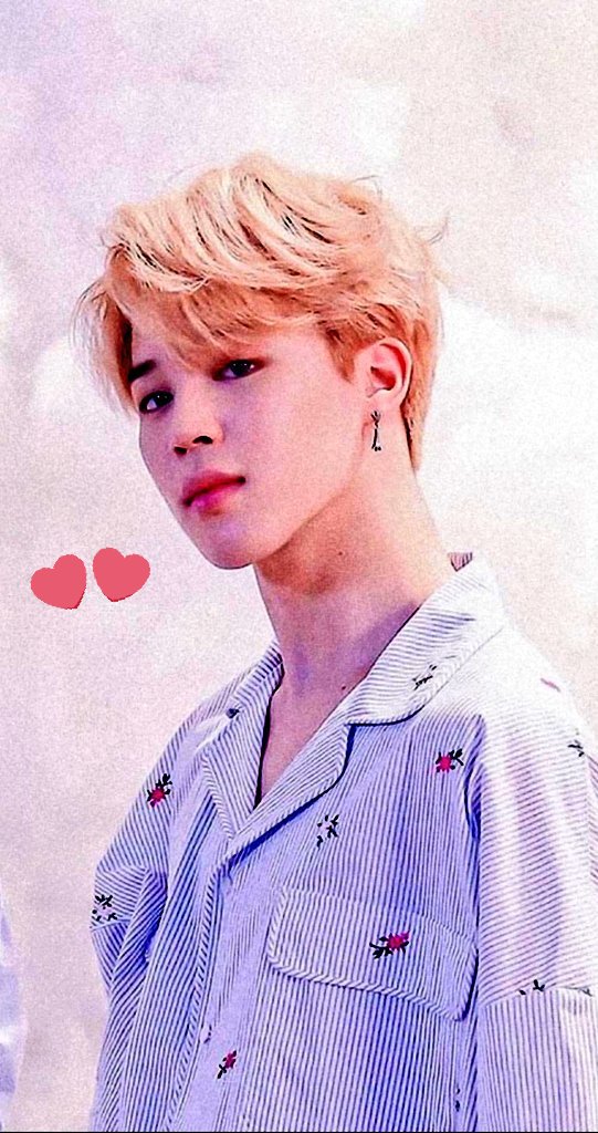 2002_auri's tweet photo. Happy birthday Jimin 🎂🎂🎉🎉#Jiminday @BTS_twt https://t.co/ji5xvD9s9T