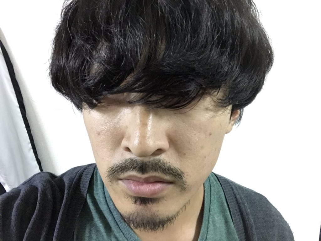 岡林佑樹 No Twitter 明日 爽やかな人のコスプレ をするので 何年ぶりだろう ヒゲを全剃りしました つるんつるん 鏡に写る自分の顔が 胡散臭い啓蒙ビジネスとかやってそうで戸惑っています 早くまた 生え揃わないかな ヒゲ薄いから2 3週間はかかるのかな 岡林佑樹 No Twitter 明日 爽やかな人のコスプレ をするので 何年ぶりだろう ヒゲを全剃りしました つるんつるん 鏡に写る自分の顔が 胡散臭い啓蒙ビジネスとかやってそうで戸惑っています 早くまた 生え揃わないかな ヒゲ薄いから2 3週間はかかるのかな