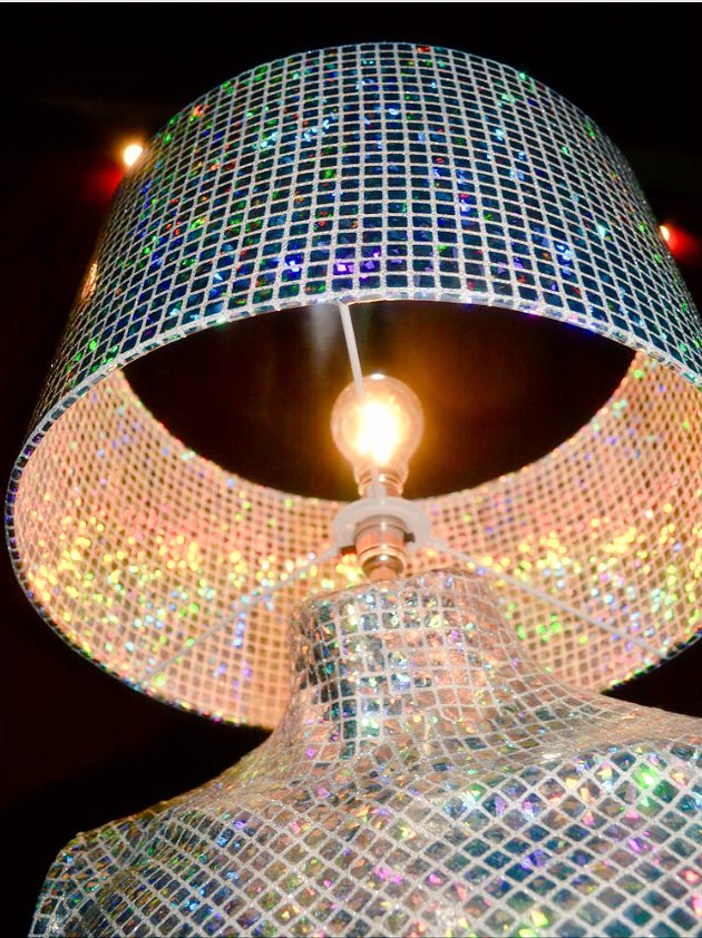 DollyFixtures's tweet photo. #HappyFriday all! So here we have @DollyFixtures Hologram pieces💥Tables, lamps, even 7ft plus giants, all available for hire to make your party sparkle a ‘lil more!  🌟✨🌟✨🌟     Get in touch!        #weekendvibes  #weekend #partypartyparty #FridayMotivation #RoyalWedding https://t.co/jXRaIbZupH