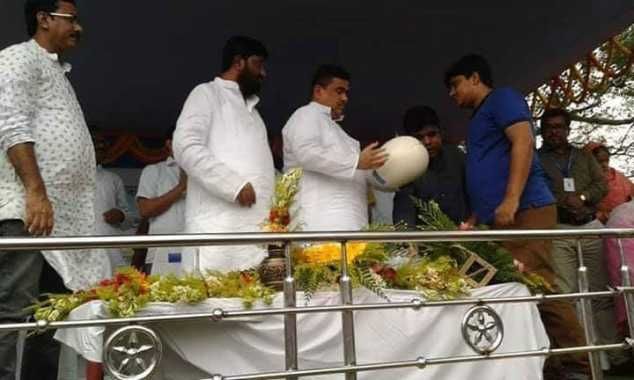 PurbaCongress's tweet photo. উত্তরবঙ্গ রাষ্ট্রীয় পরিবহন সংস্থার উদ্যোগে বেলডাঙা থেকে পুরুলিয়া ও বেলডাঙা থেকে দিঘা নতুন বাস পরিষেবার শুভ উদ্বোধন এবং পথ নিরাপত্তার লক্ষ্যে SAFEDRIVE , SAVE LIFE কর্মসূচিতে মাননীয় পরিবহন ও পরিবেশ মন্ত্রী শ্রী শুভেন্দু অধিকারী মহাশয় ......12/10/2018 https://t.co/TkUZZeMBzh