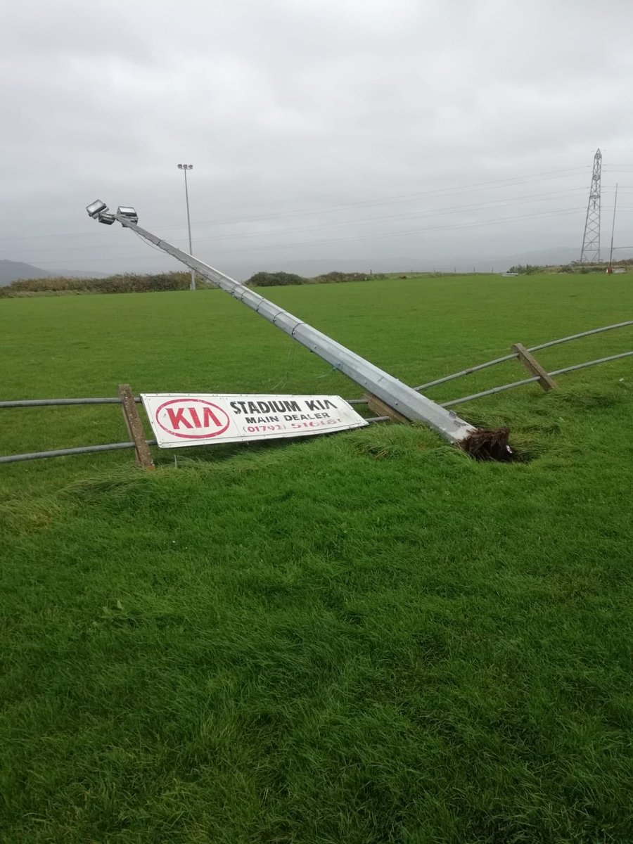 #WindyCity Due to one of our floodlights coming down, our Athletic Team have arranged to play at <a href="/DunvantRFC/">Dunvant Rugby Club</a> tomorrow. <a href="/Bonymaenrugby/">Bonymaen RFC</a>