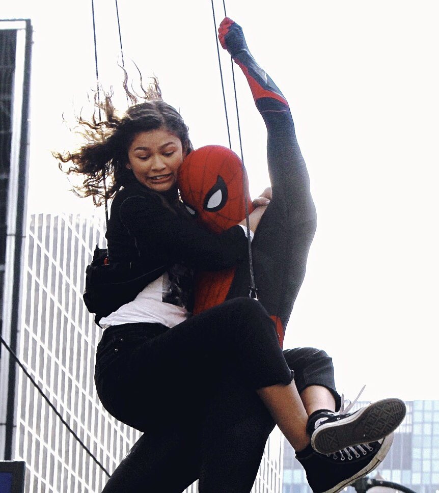 myvillaneve's tweet photo. i am not crying. YOU ARE. https://t.co/6F2U9eOR0k