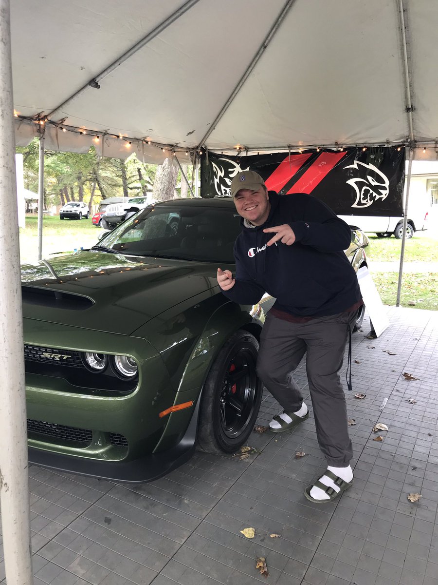 _jakevincent11's tweet photo. #nuias #nudodge https://t.co/ps2gGl2LS3
