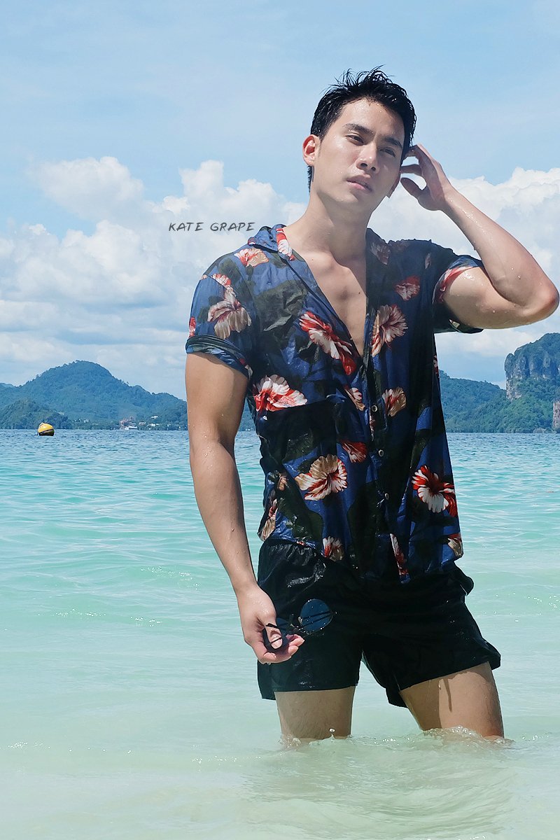 PKateGrape's tweet image. ตุลย์ทำแบบนี้ไม่ปลอดภัยเลยย น่าดักฉุดมาก 😂😂😂 sexy เกินไปแล้ว #tul_pakorn #TogetherWithMe