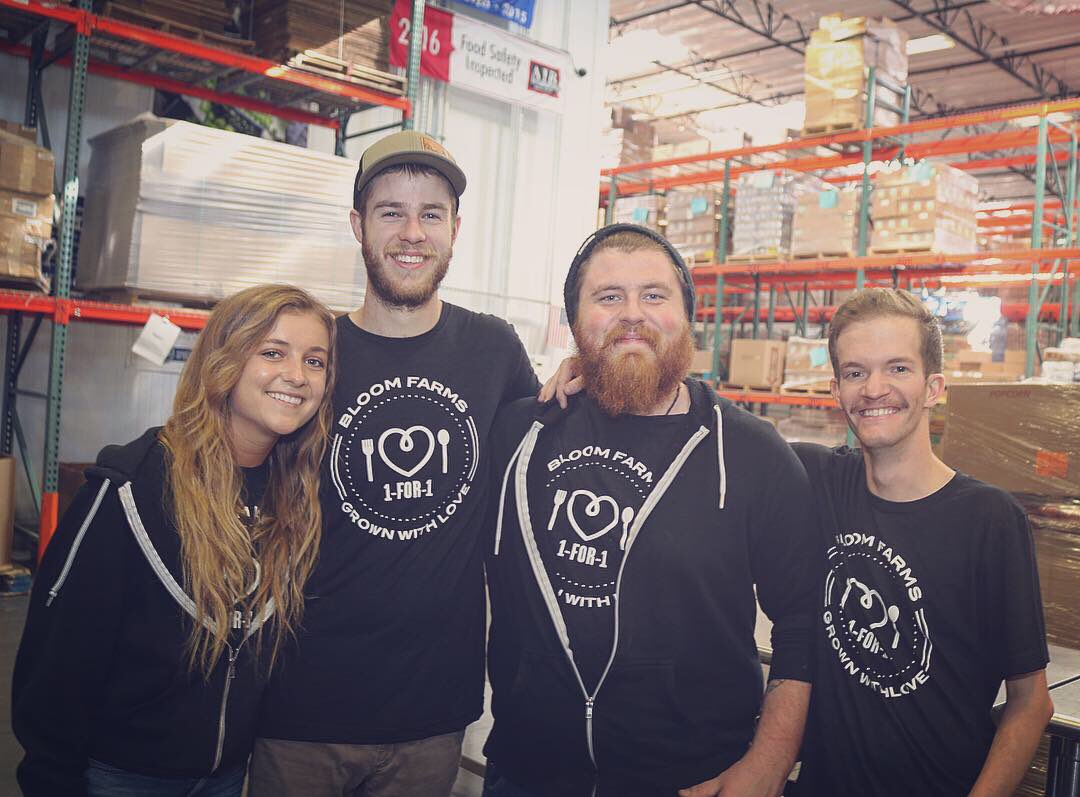 sierrawell's tweet photo. We can do amazing things when we come together💪

Today @mmgagriculture, EVEN &amp; Sierra Well all joined at @FoodBankNN in support of @BloomFarms mission to help end world hunger by 2030✨ #zerohunger

Keep Out of Reach of Children. For Use Only by Adults 21 Years of Age and Older. https://t.co/QnJLbP9R75
