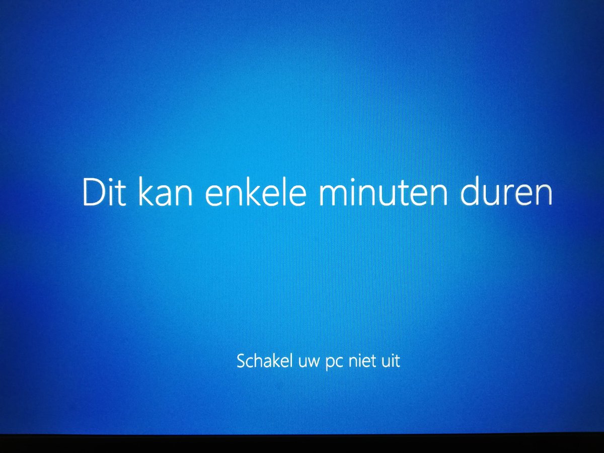 PlaySouls's tweet photo. Ich konnte Windows nicht auf Deutsch umstellen, da es bei der Einrichtung einen Fehler gab. Windows 10 auf Niederländisch einzurichten hat was. 😅
#Trekstor #Surfbook https://t.co/7b81Nd23am