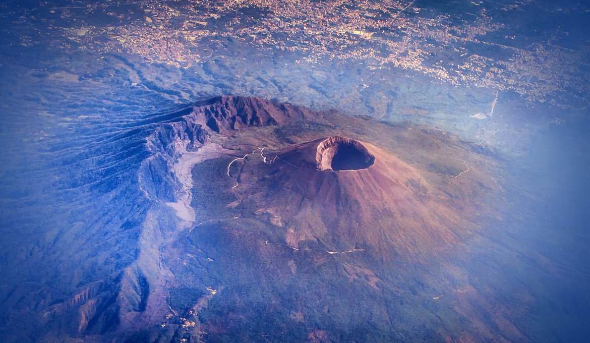 El colapso del volcán Etna podría desencadenar tsunamis mortales goo.gl/dmRCyr