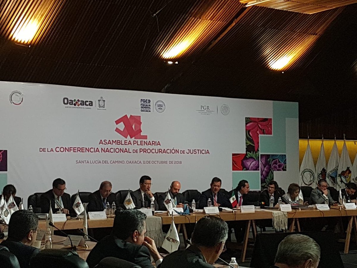 Acompañamos a nuestro Secretario <a href="/1campa/">Roberto Campa</a> <a href="/STPS_mx/">STPS México</a> en su Ponencia Magistral  en el marco de la Asamblea Plenaria de la Conferencia de Procuración de Justicia celebrada en la Cd. De Oaxaca <a href="/alejandromurat/">Alejandro Murat</a>