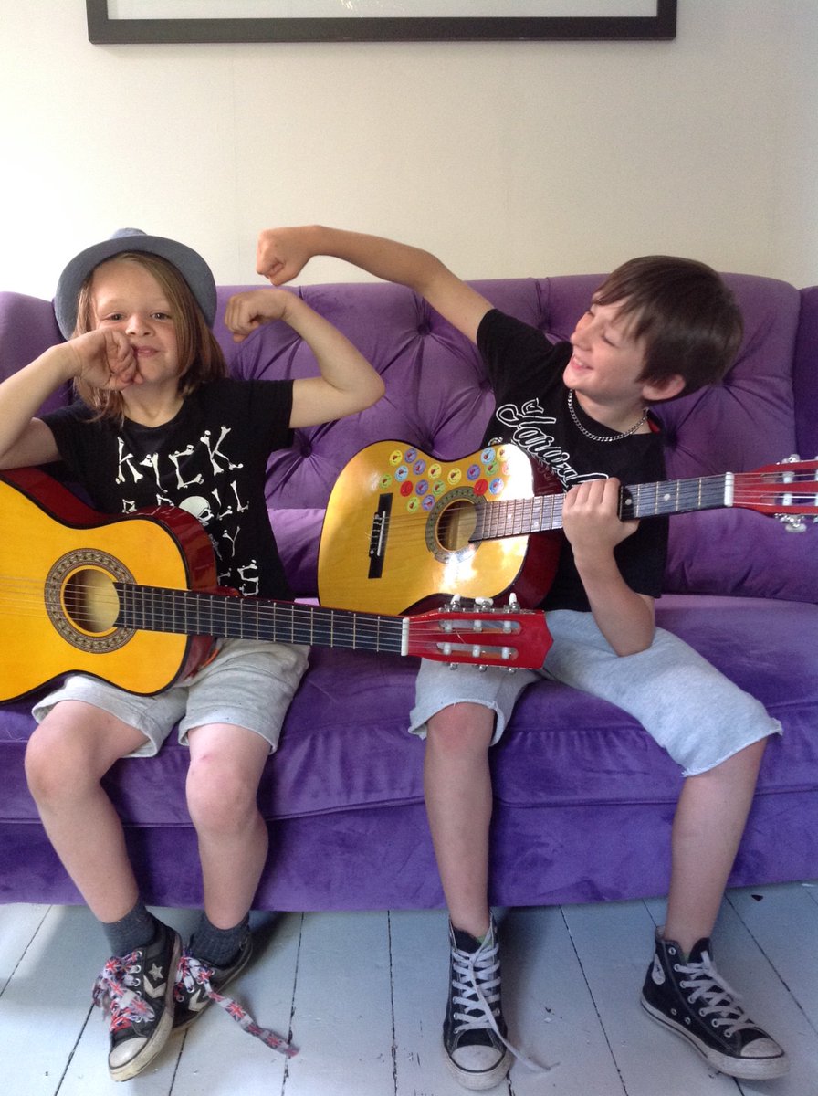 TheBlueYellows's tweet photo. Currently organising #NEWALBUM launch events early 2019 where we are hoping for @timleesongs plus #newtothescene The Bugg Brothers as brilliant supporting artists! #wearenotworthy https://t.co/IaJS2it5Qf