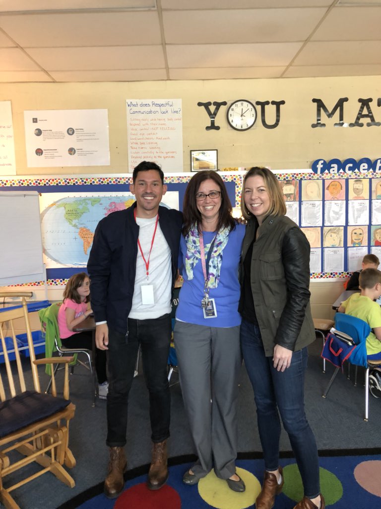 KristinOhnstad's tweet image. Finally met one of my heros in person!! @Sdelaneytes fan for life. Thank you for all you do! #SparkEmpathy