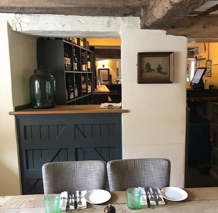 PottingShedPub's tweet image. Escape the 💨 and hunker down with us this evening.
📷 @everyday_rach_ 
#friday #publife #pubinteriors #windy #hunkerdown #thepottingshedpub