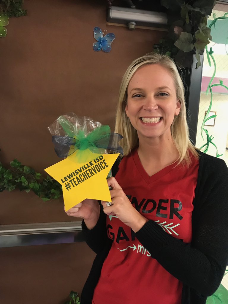 IsdVoice's tweet photo. Jenna Hale from @PrairieTrailES is another prize winner this week! Thank you @DATCU for the donation. #LISDTeacherVoice #Commit2Vote #SignUp https://t.co/39KvGbmyTk