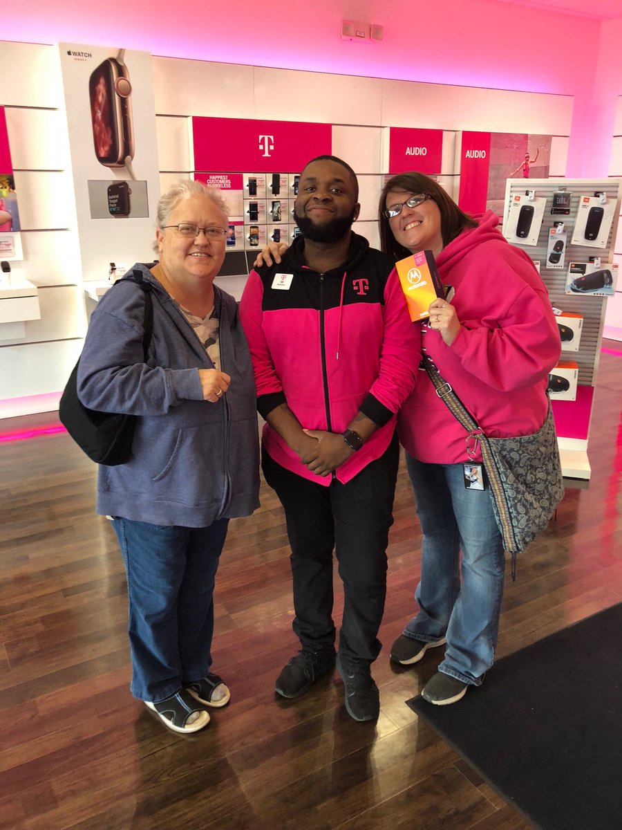 #Macedonia #8165 getting new service and great phones to our customers <a href="/k_simp72/">Kirk Simpkins</a>
